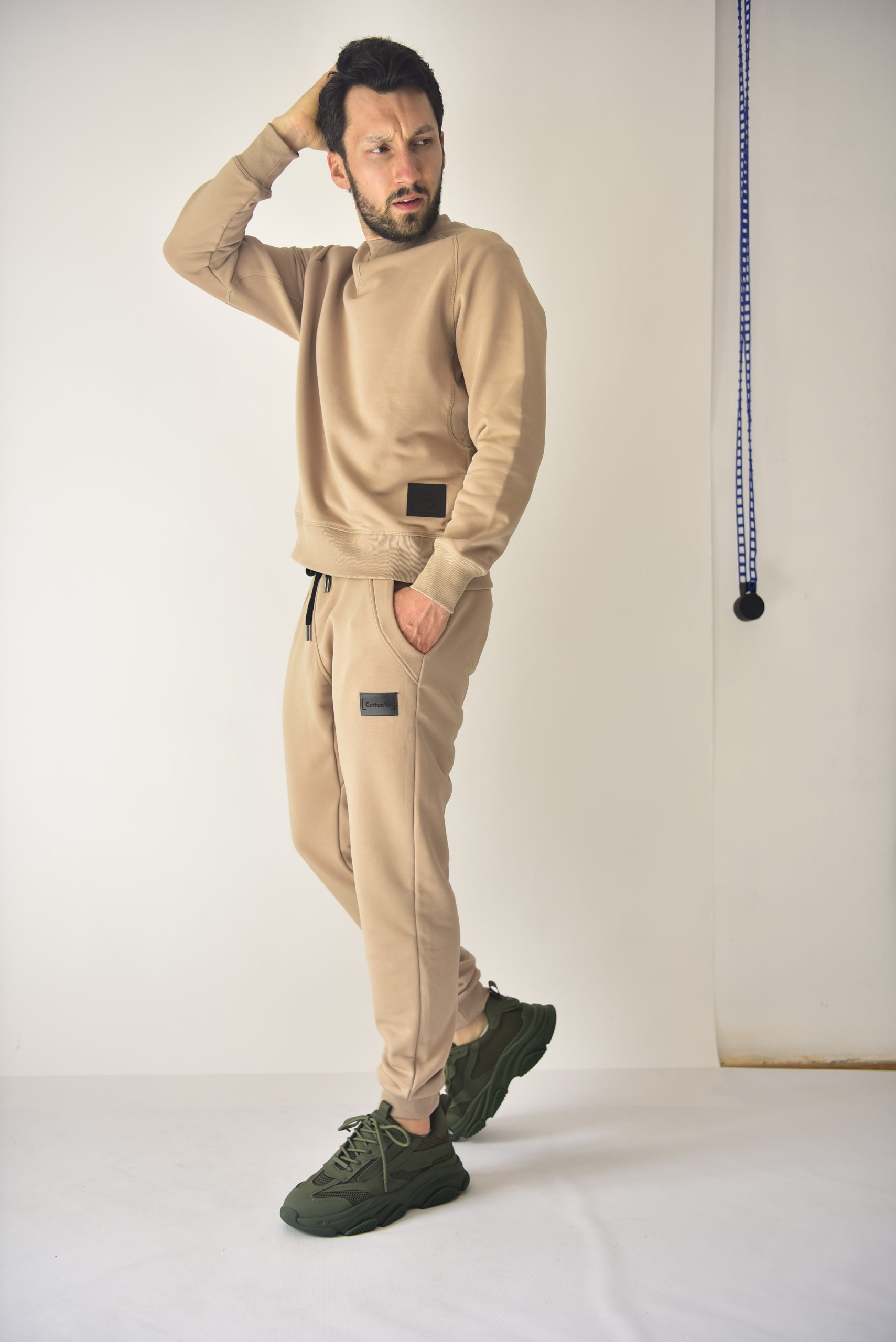 Komplet dresowy bez kaptura – Piaskowy / Jasny brąz - obrazek 2