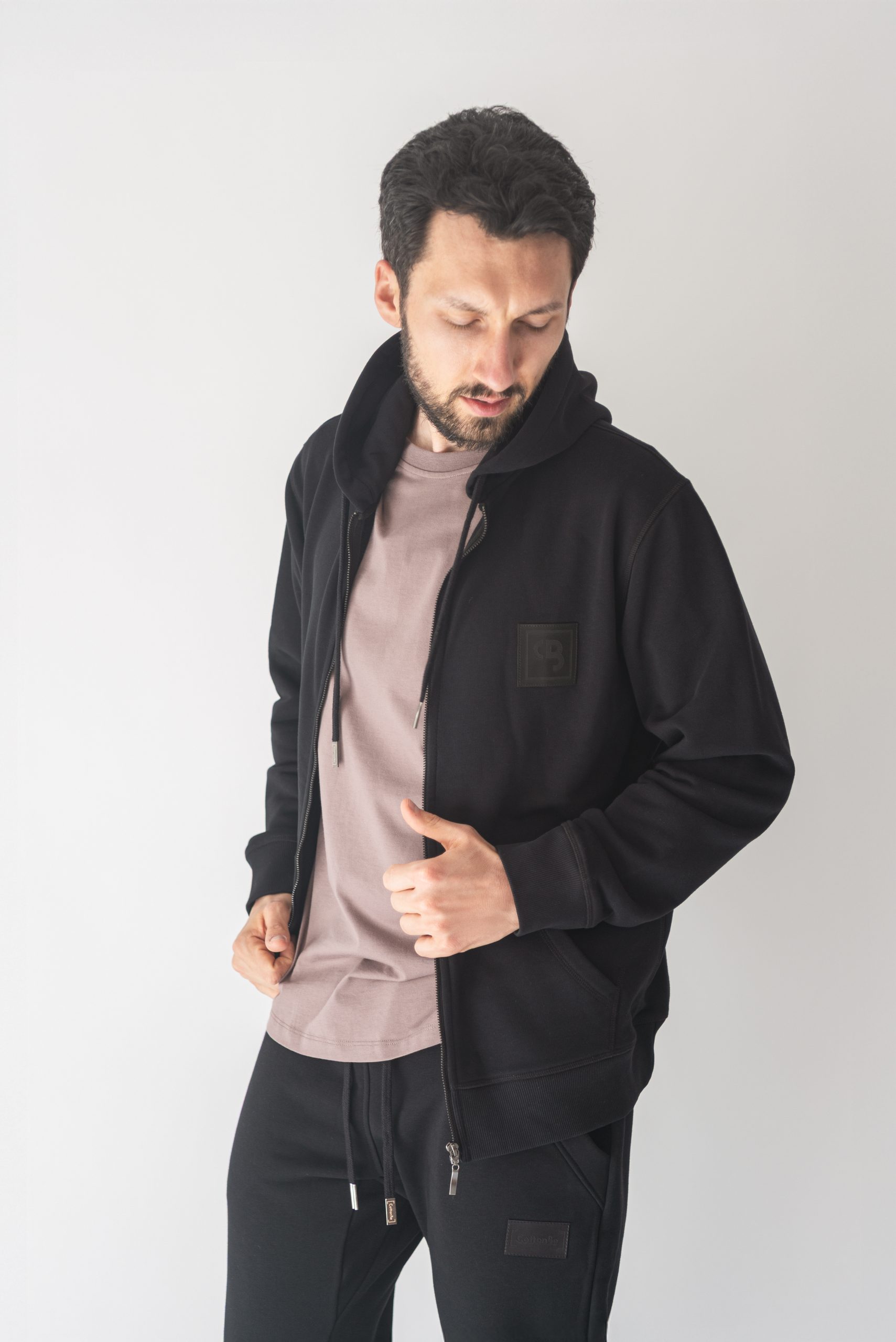 Bluza z kapturem na suwak – Czarna - obrazek 3