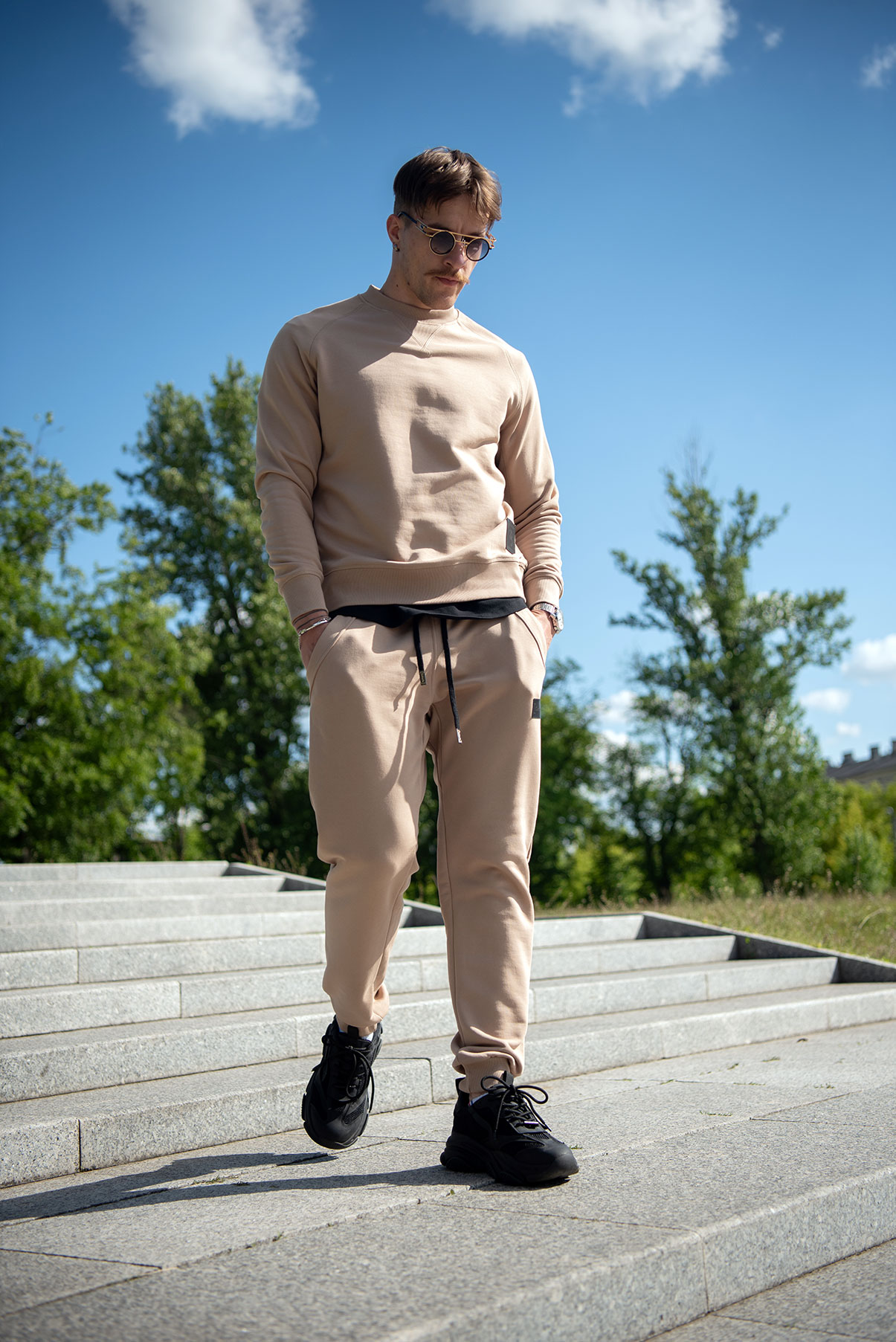 Bluza bez kaptura – Piaskowa - obrazek 4